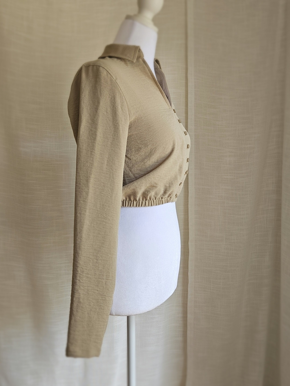 NWT Calvin Klein Beige Long Sleeve Cropped Button Front Top Blouse XS - Picture 4 of 16